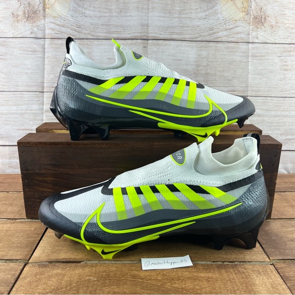 Nike Vapor Edge Elite 360 Flyknit Football Cleats